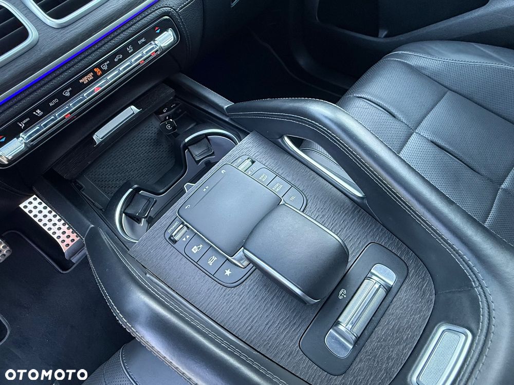 Mercedes-Benz GLS - 24
