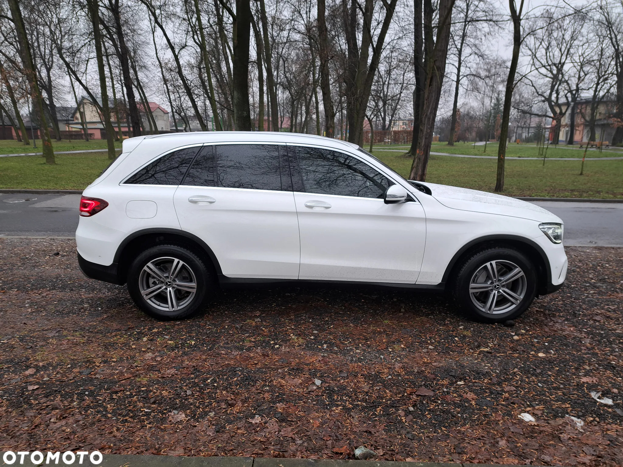 Mercedes-Benz GLC 300 4Matic 9G-TRONIC Exclusive - 26