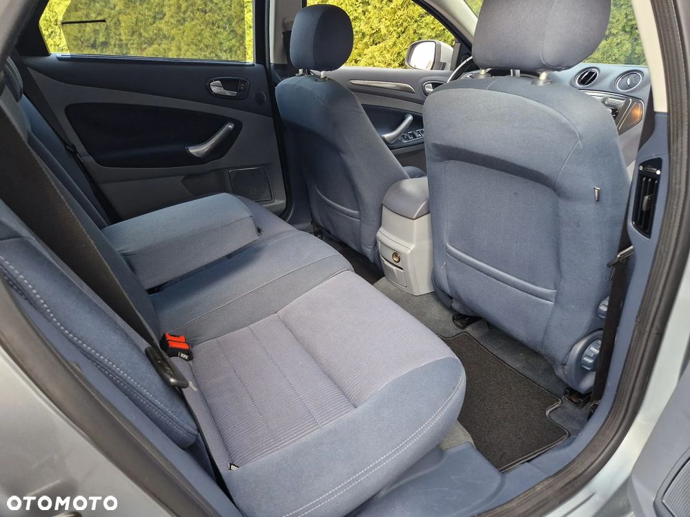 Ford Mondeo - 24