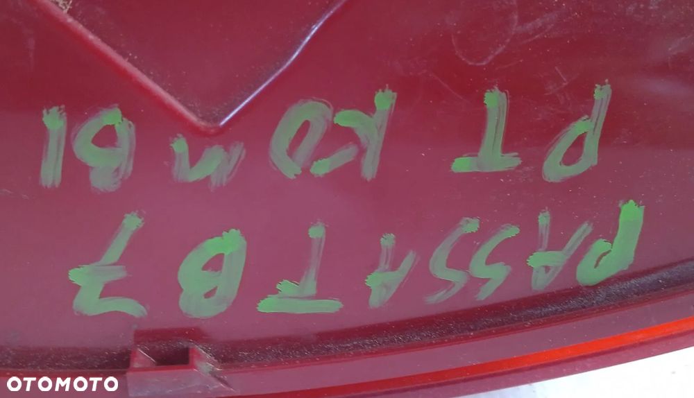 VW PASSAT B7 LAMPA W KLAPĘ PRAWA TYŁ TYLNA VW PASSAT B7 LAMPA W KLAPĘ PRAWA TYŁ TYLNA 3AF945096E - 3