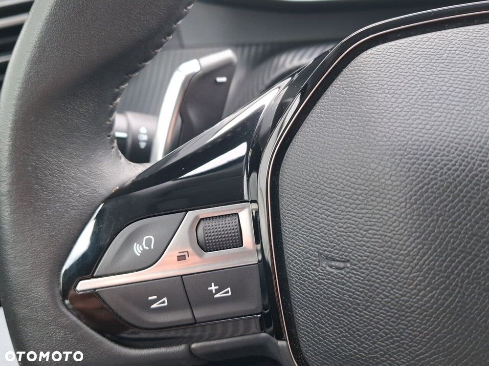 Peugeot 2008 1.2 PureTech Allure S&S EAT8 - 27