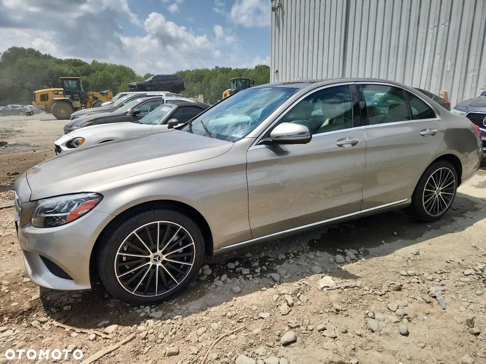 Mercedes-Benz Klasa C 300 9G-TRONIC - 1