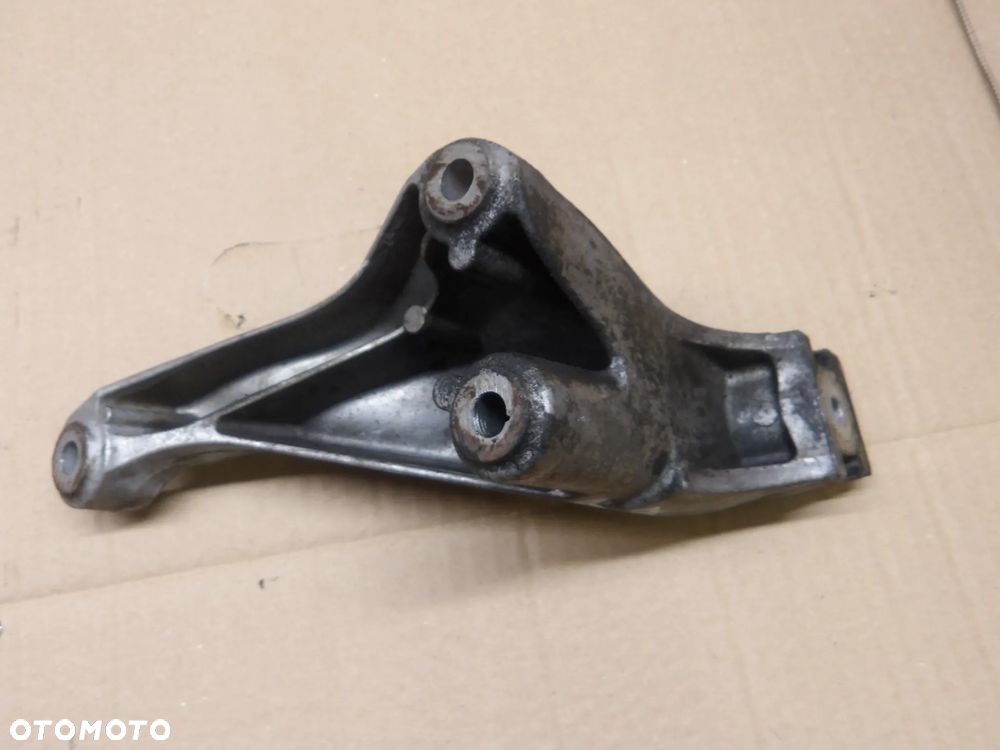 AUDI A4 B7 SEDAN 04-08 2.0TDI ŁAPA PODUSZKA SILNIKA LEWY PRZÓD 8E0199307 - 3