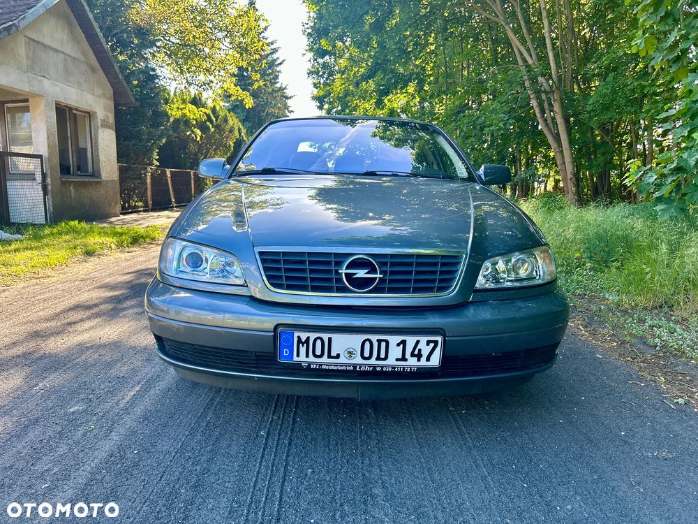 Opel Omega 2.2 Elegance - 2