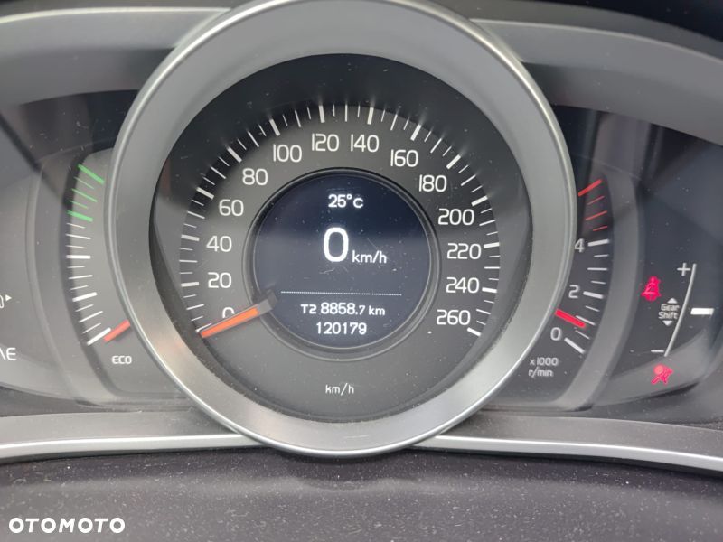 Volvo V40 Cross Country - 37