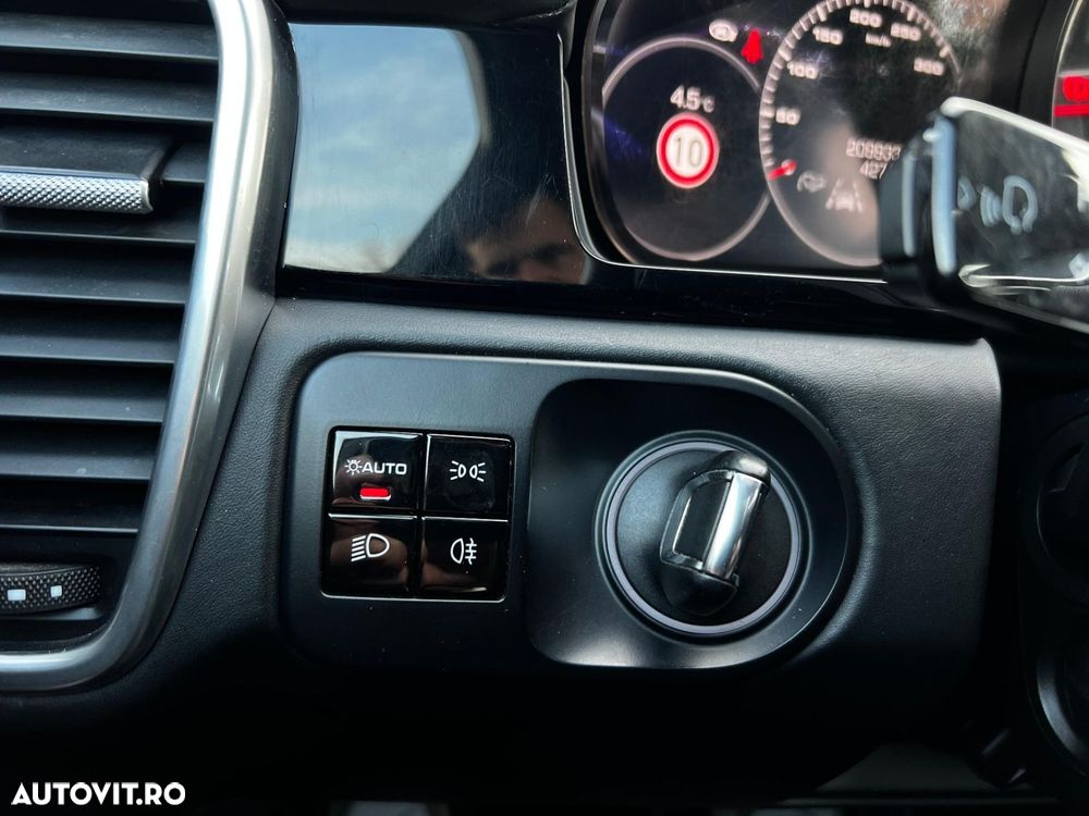 Porsche Cayenne - 27