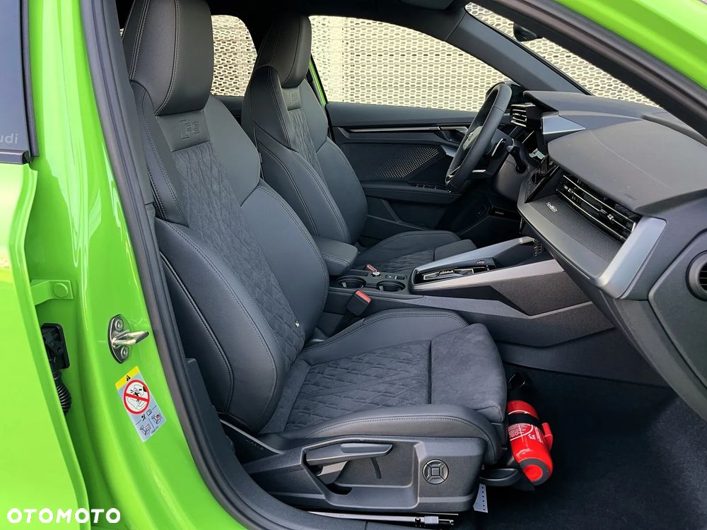 Audi RS3 Limousine - 9