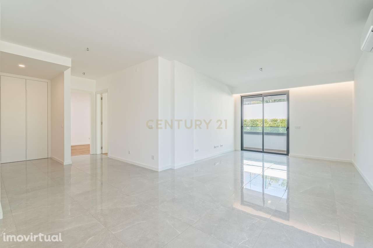 Apartamento T2 Novo a Estrear, Piscina, Estacionamento Privativo,  no - Grande imagem: 2/25