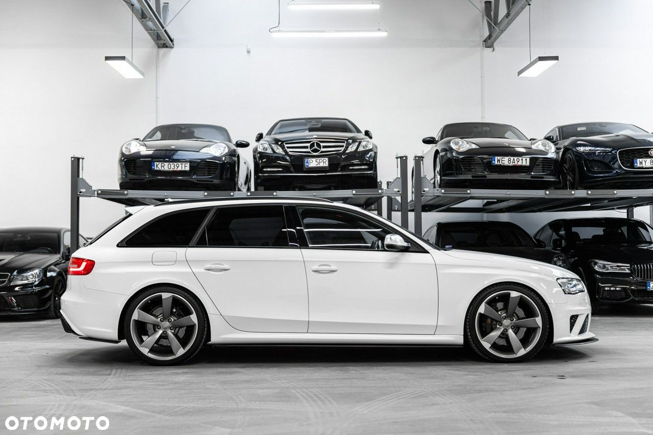 Audi RS4 Avant S tronic - 6