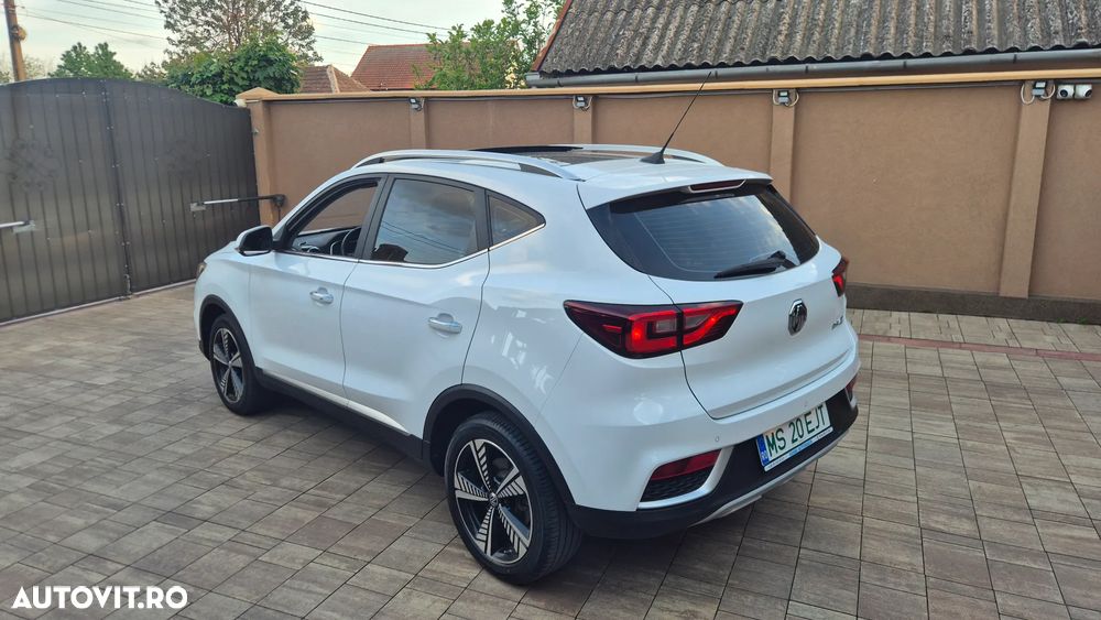 MG ZS EV Luxury - 28