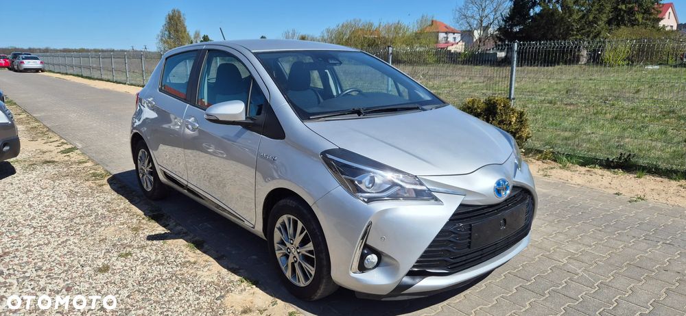 Toyota Yaris Hybrid 100 Active - 8