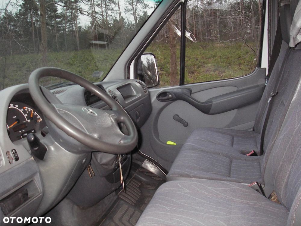 Mercedes-Benz Sprinter - 12