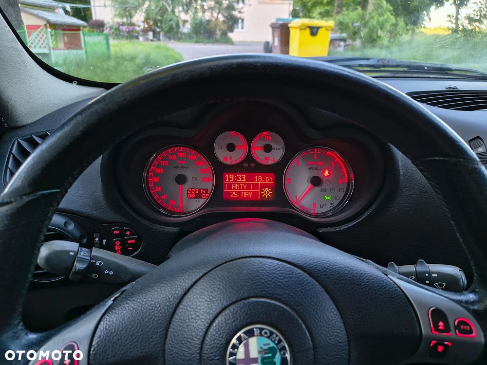 Alfa Romeo 147 1.9 JTD 16V M-Jet Distinctive - 18