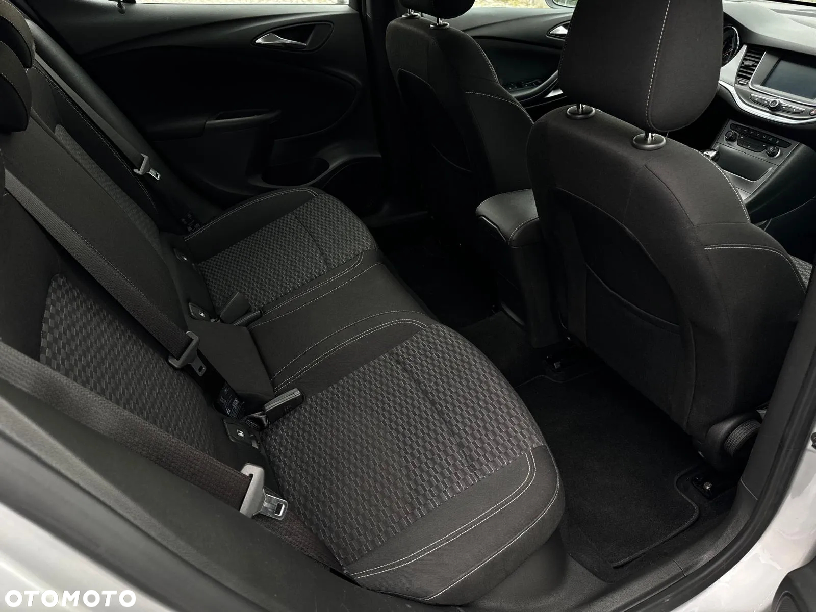 Opel Astra 1.4 Turbo Edition - 27