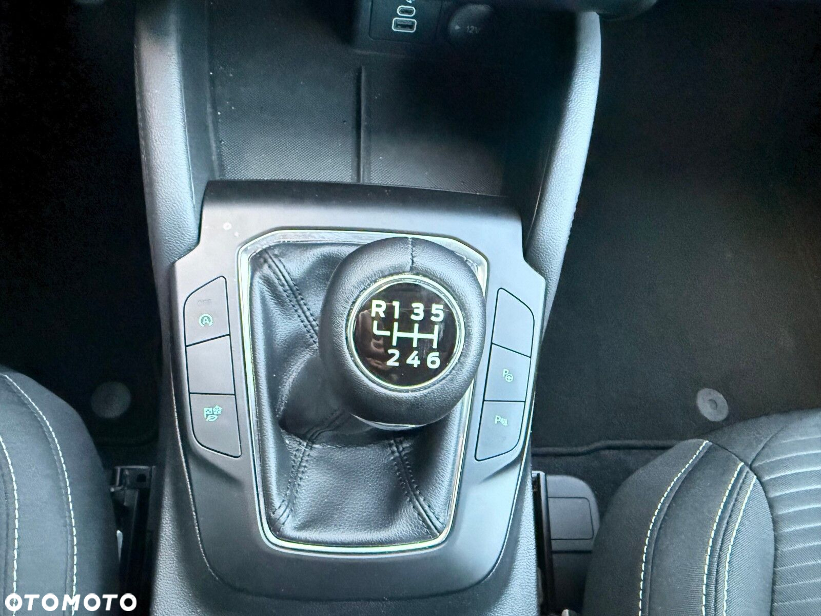 Ford Kuga 1.5 EcoBoost FWD Titanium - 22