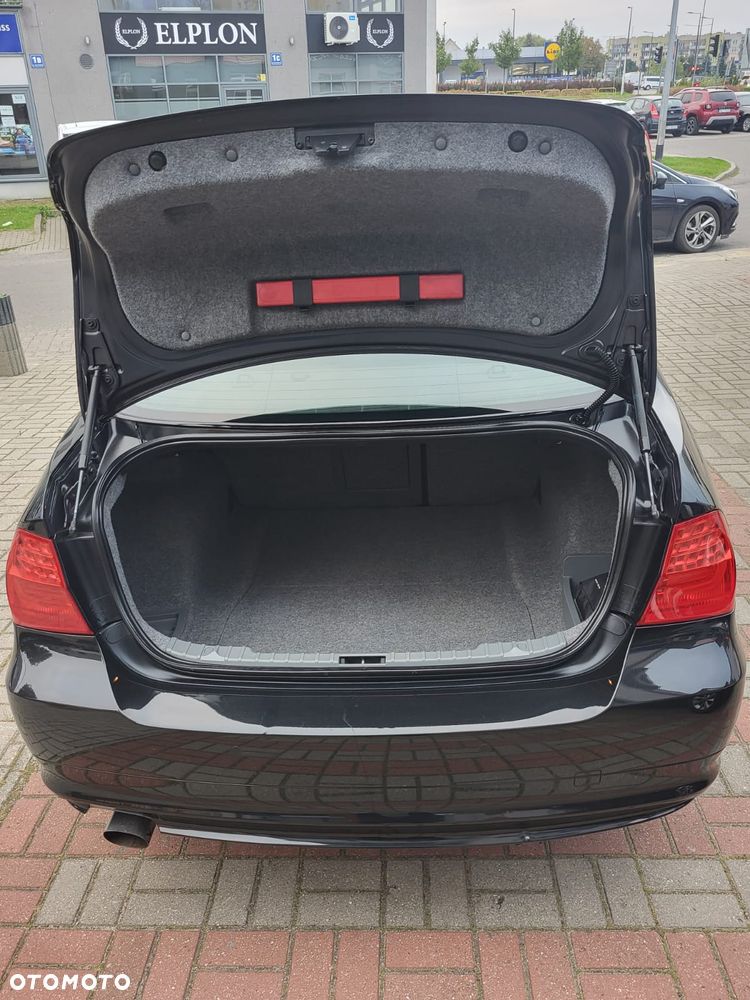 BMW Seria 3 318i Edition Sport - 12
