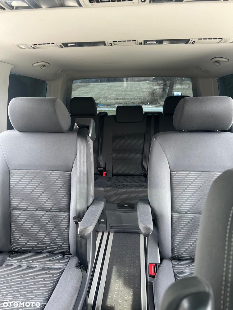 Volkswagen Multivan - 12