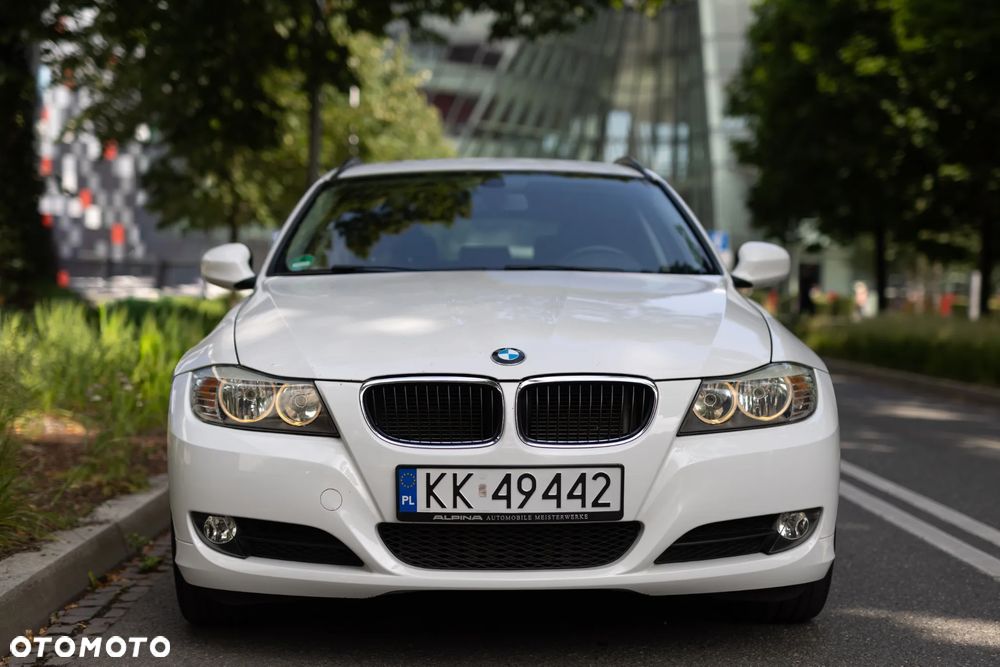 BMW Seria 3 318d DPF - 26