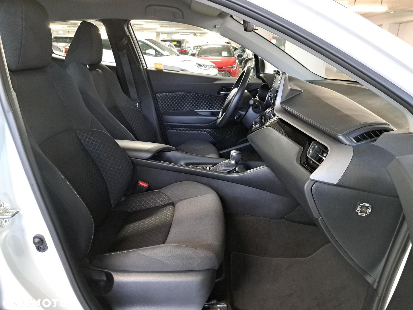 Toyota C-HR - 14