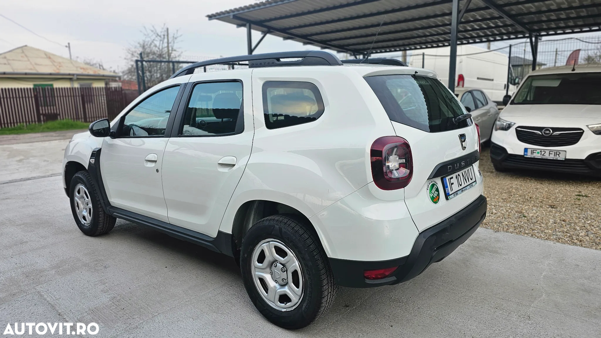 Dacia Duster 1.6 4x4 Laureate - 5
