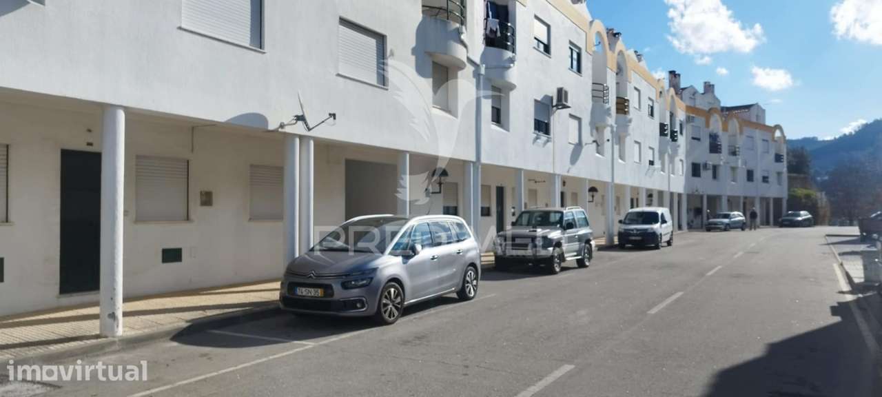 Garagens no Topo do Bairro da Eira - Grande imagem: 4/7
