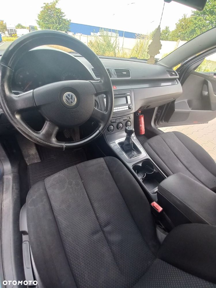 Volkswagen Passat - 23