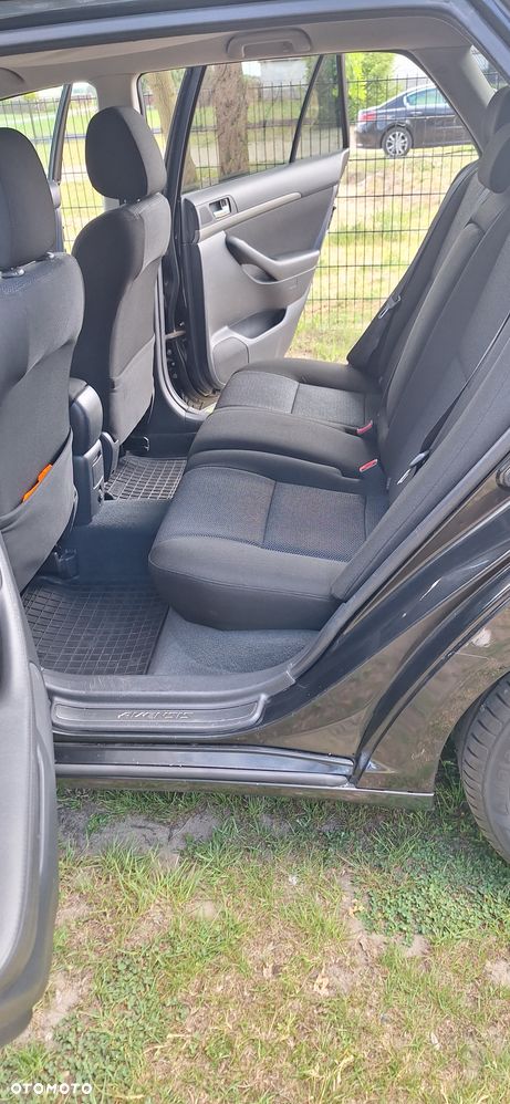 Toyota Avensis 2.0 D-4D - 13