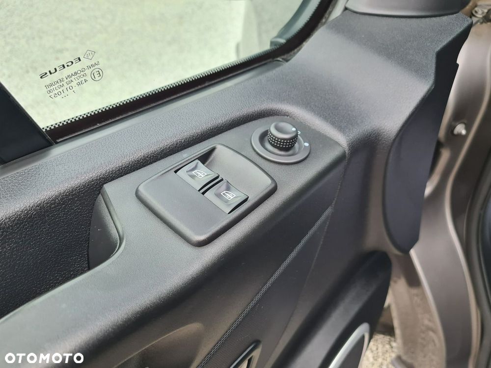 Opel Vivaro - 36