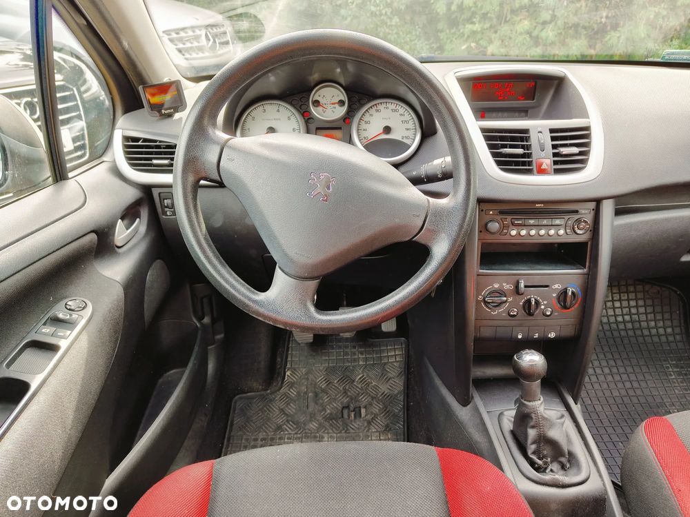 Peugeot 207 - 18