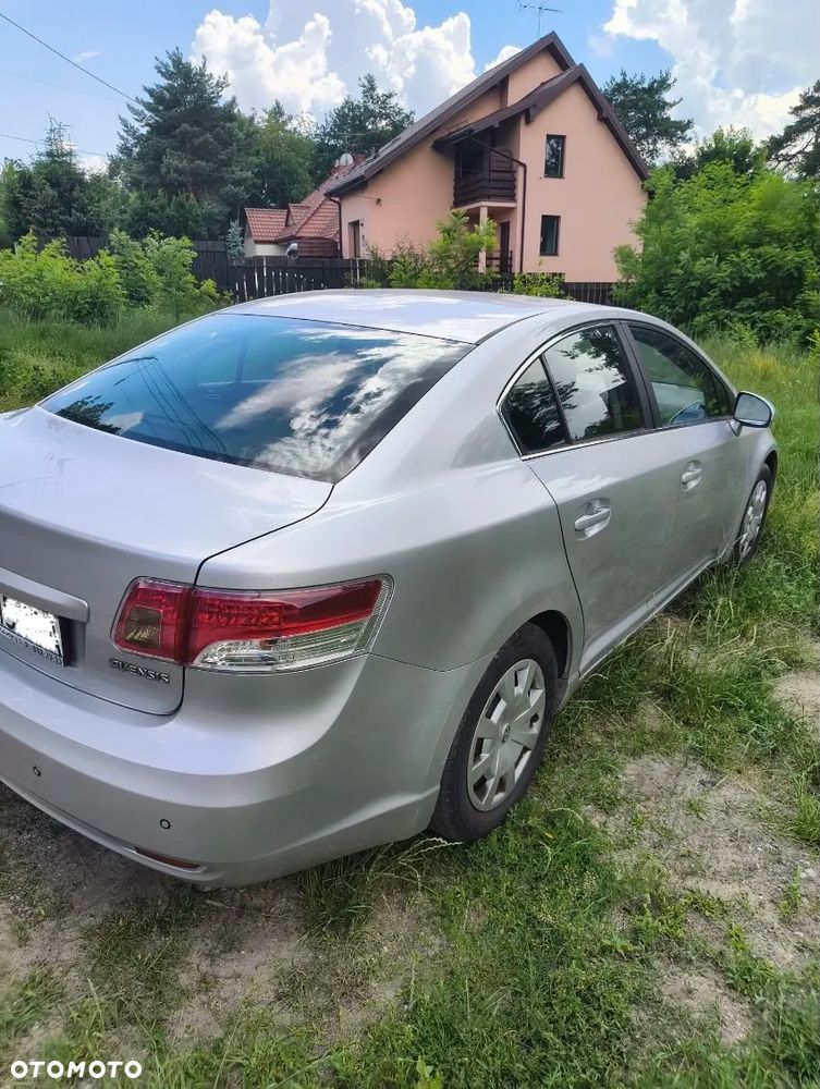 Toyota Avensis 1.6 Luna - 6