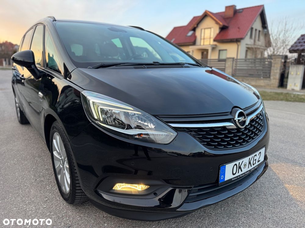 Opel Zafira 2.0 D (CDTI ecoFLEX) Start/Stop Active - 2