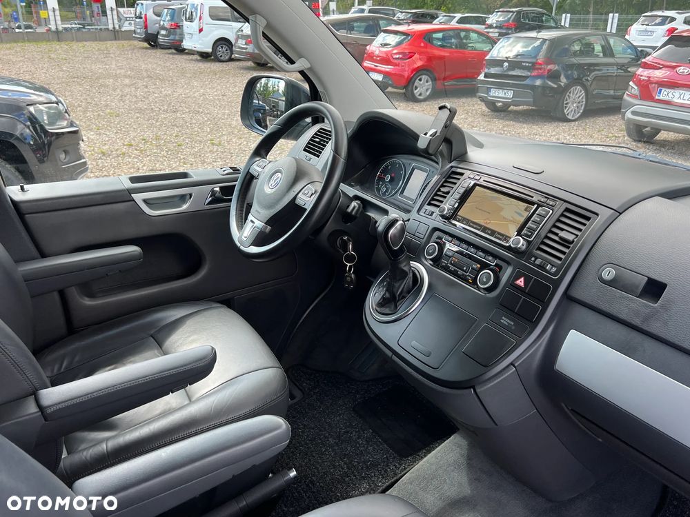 Volkswagen Multivan - 18