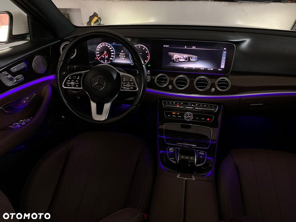 Mercedes-Benz Klasa E 350 9G-TRONIC AMG Line - 18