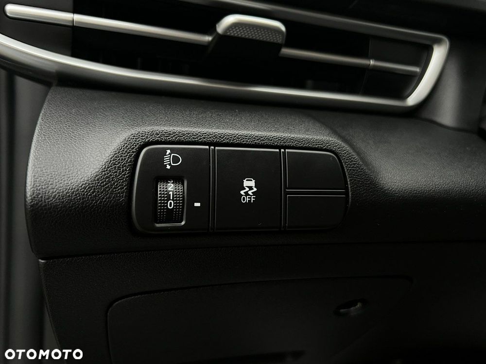 Hyundai Elantra - 22
