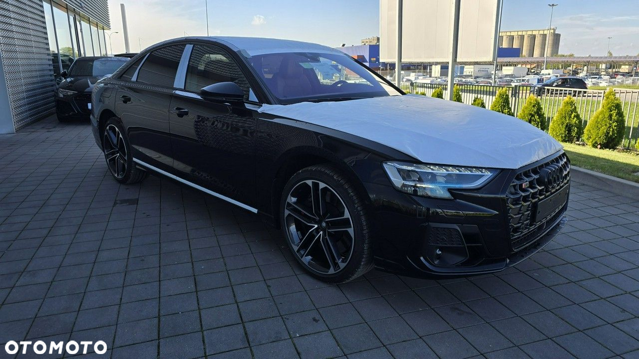 Audi S8 - 6