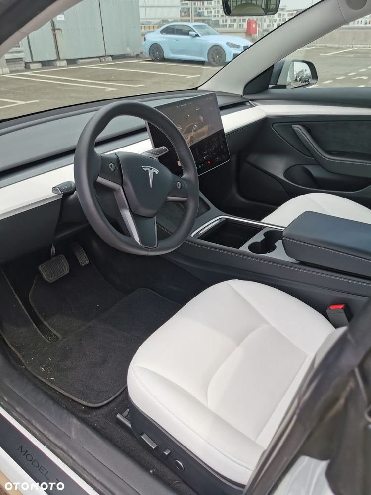 Tesla Model 3 AWD - 14