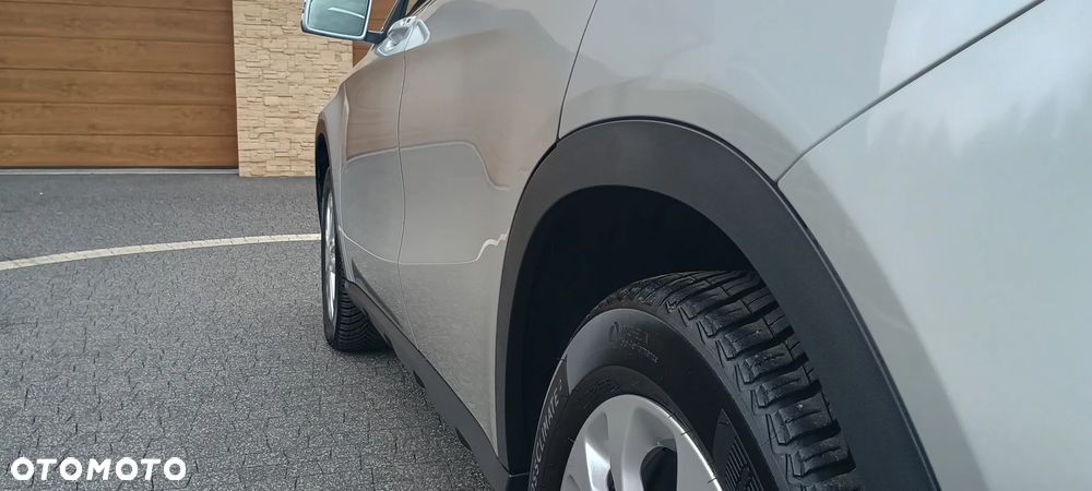 Mercedes-Benz GLA 250 4Matic 7G-DCT - 16