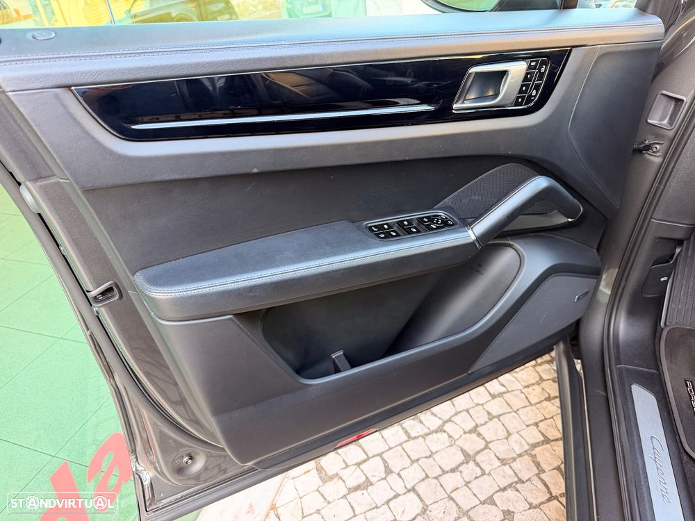 Porsche Cayenne E-Hybrid - 9