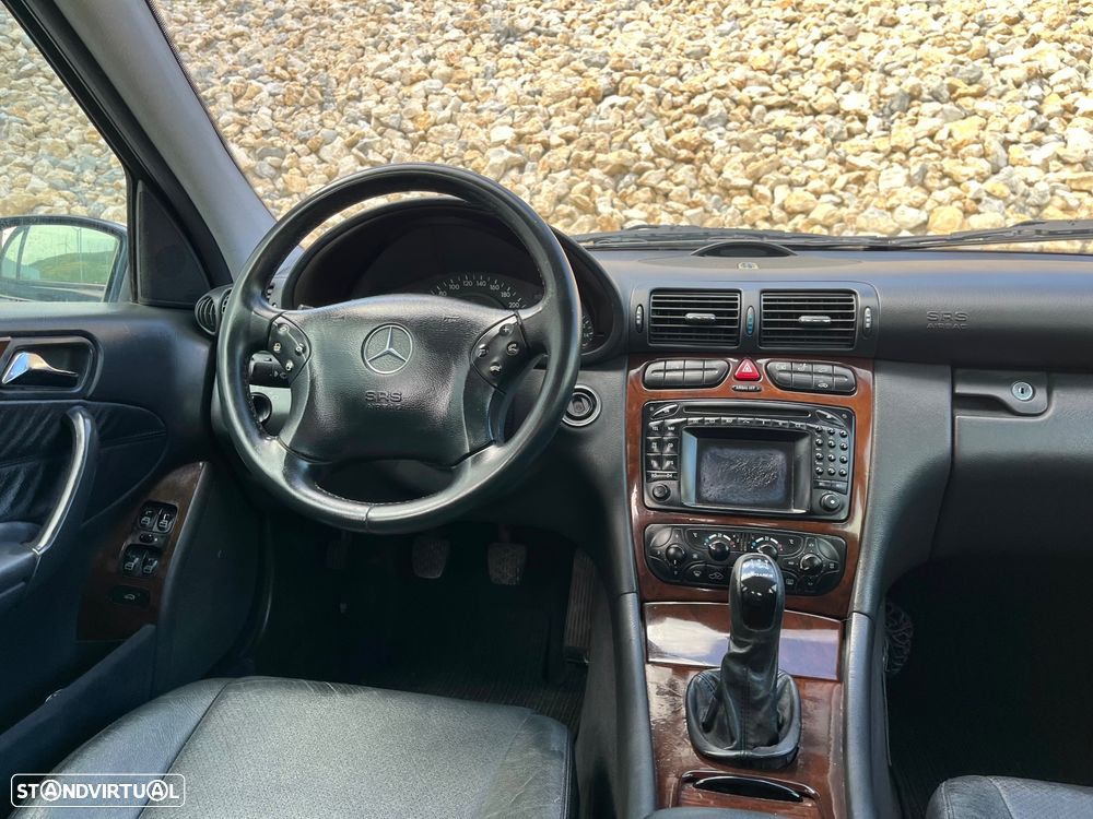 Mercedes-Benz C 200 - 17