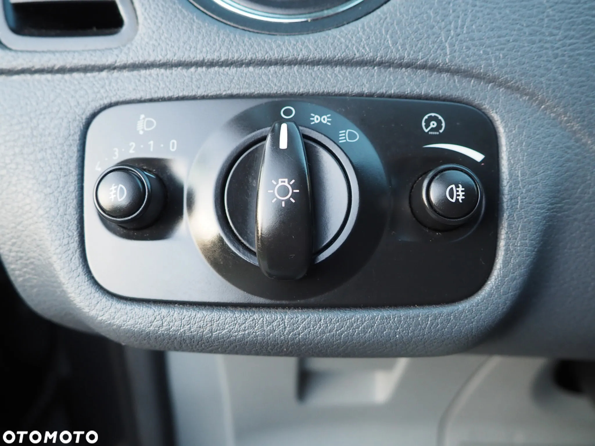 Ford S-Max - 37