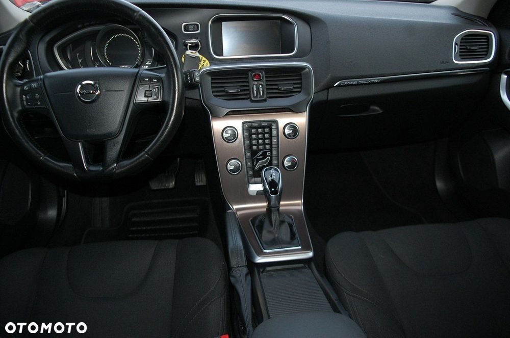Volvo V40 Cross Country - 6