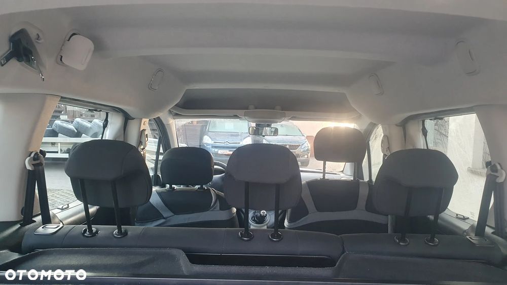 Peugeot Partner 98 VTi Style - 19