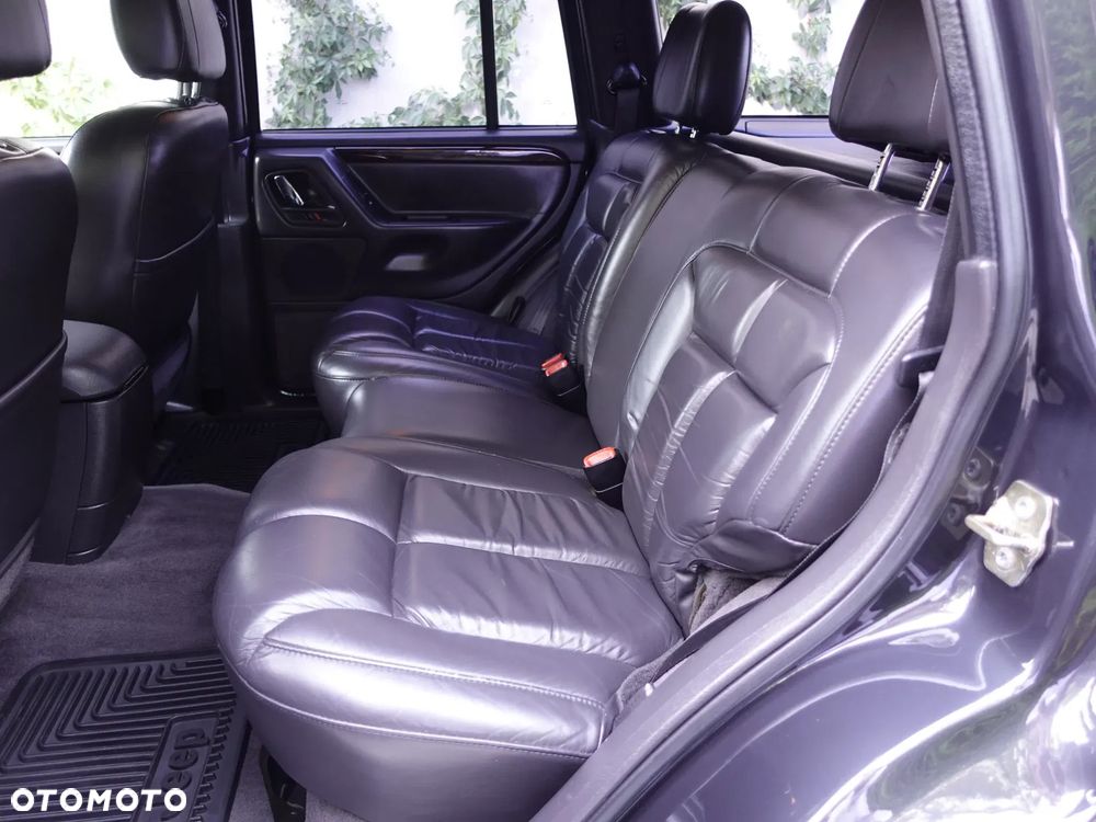 Jeep Grand Cherokee - 20