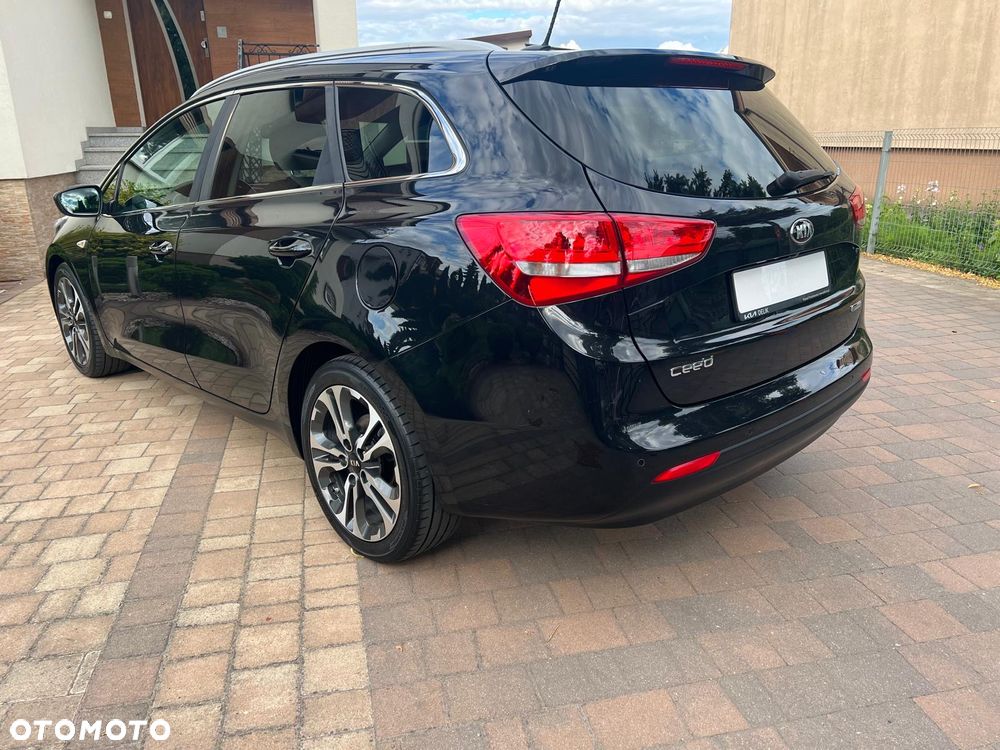 Kia Ceed 1.6 GDI Dream Team Edition - 8