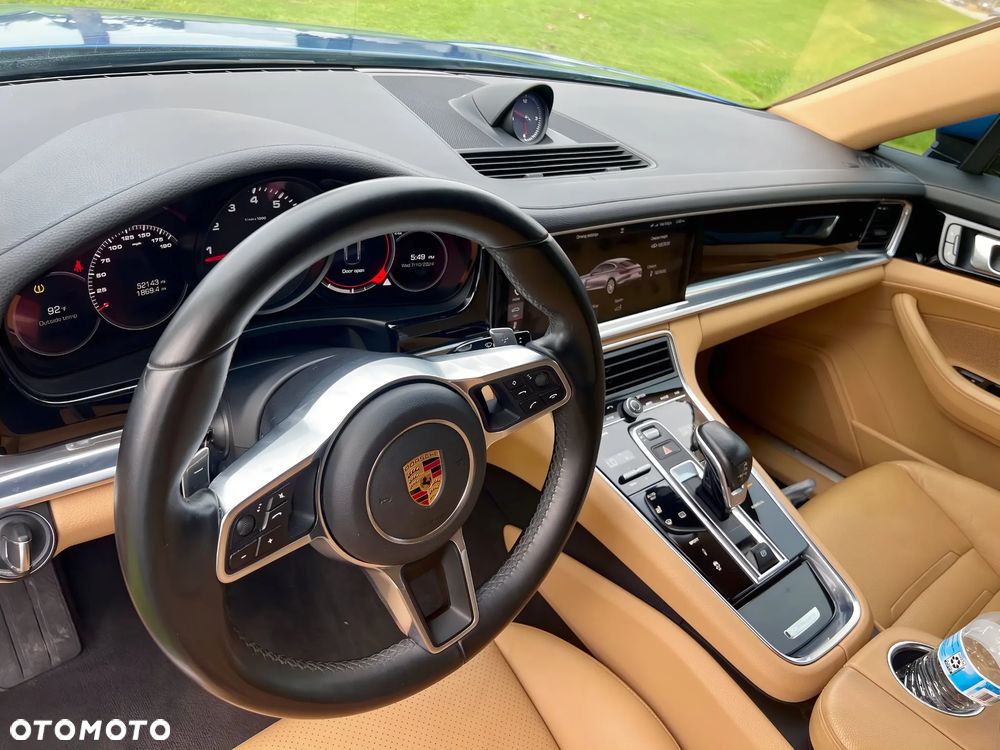 Porsche Panamera Executive - 8