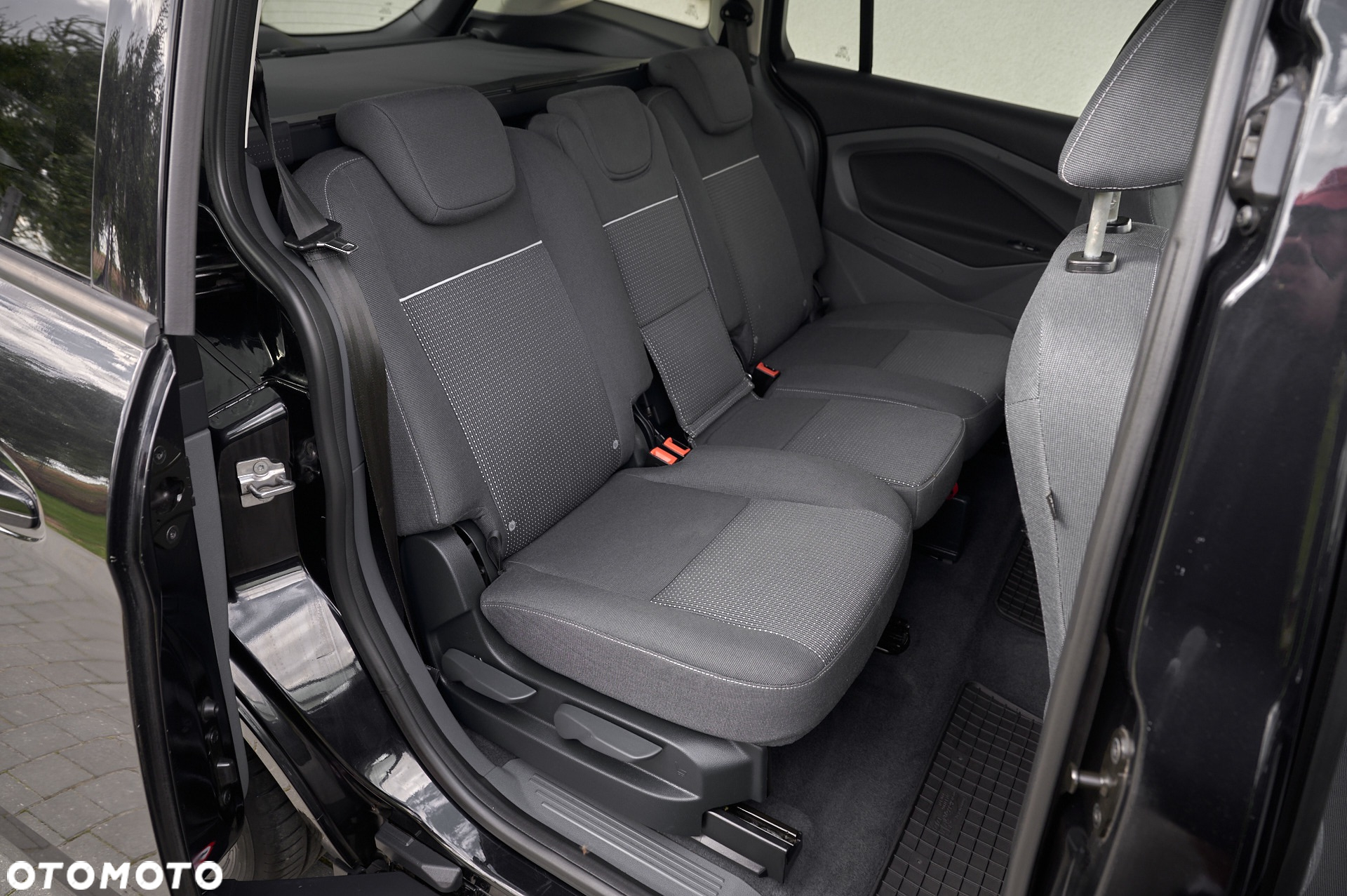 Ford Grand C-MAX - 29
