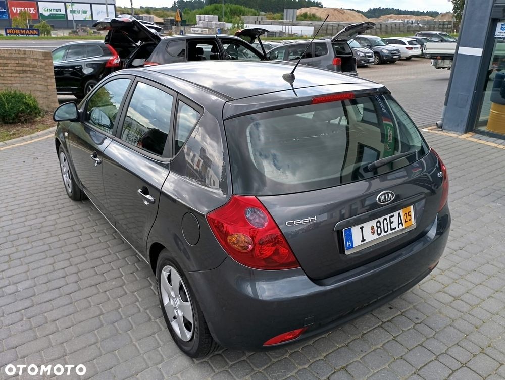 Kia Ceed 1.4 CVVT Attract - 5