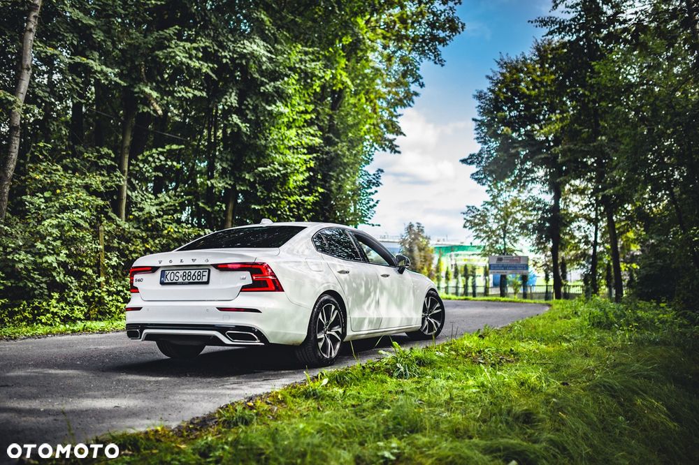 Volvo S60 T4 R-Design - 9