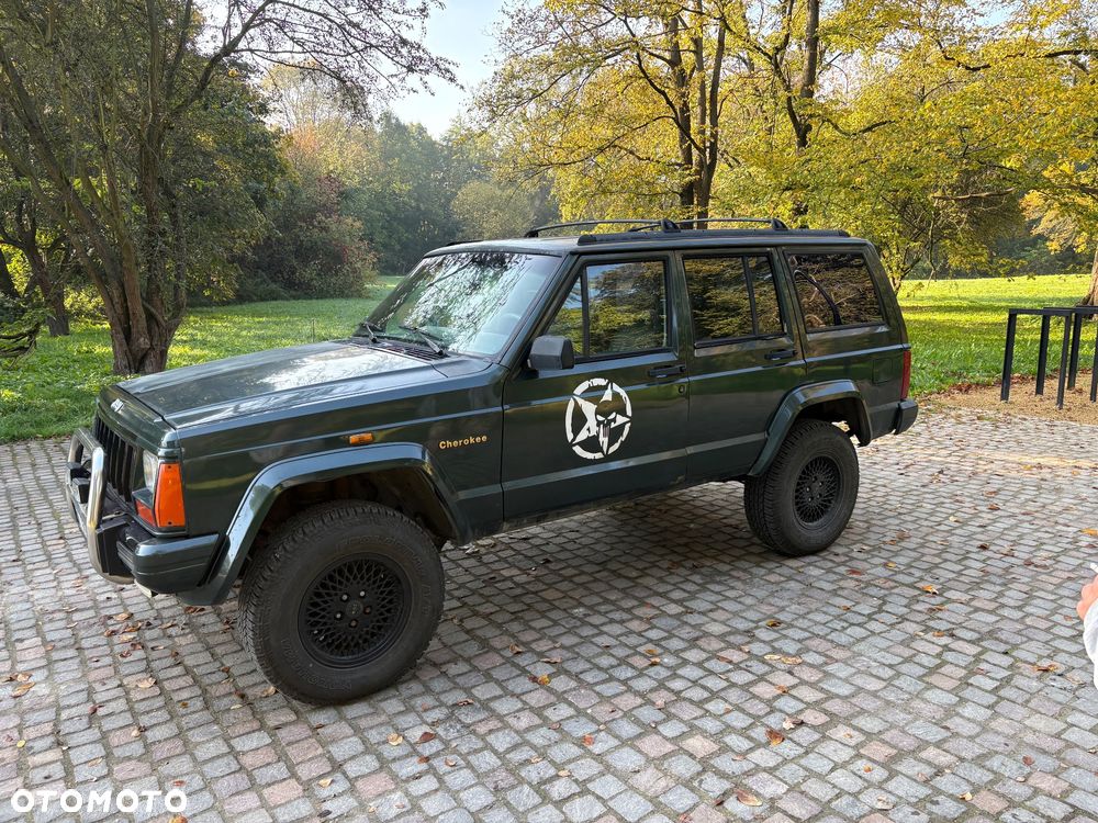 Jeep Cherokee - 2
