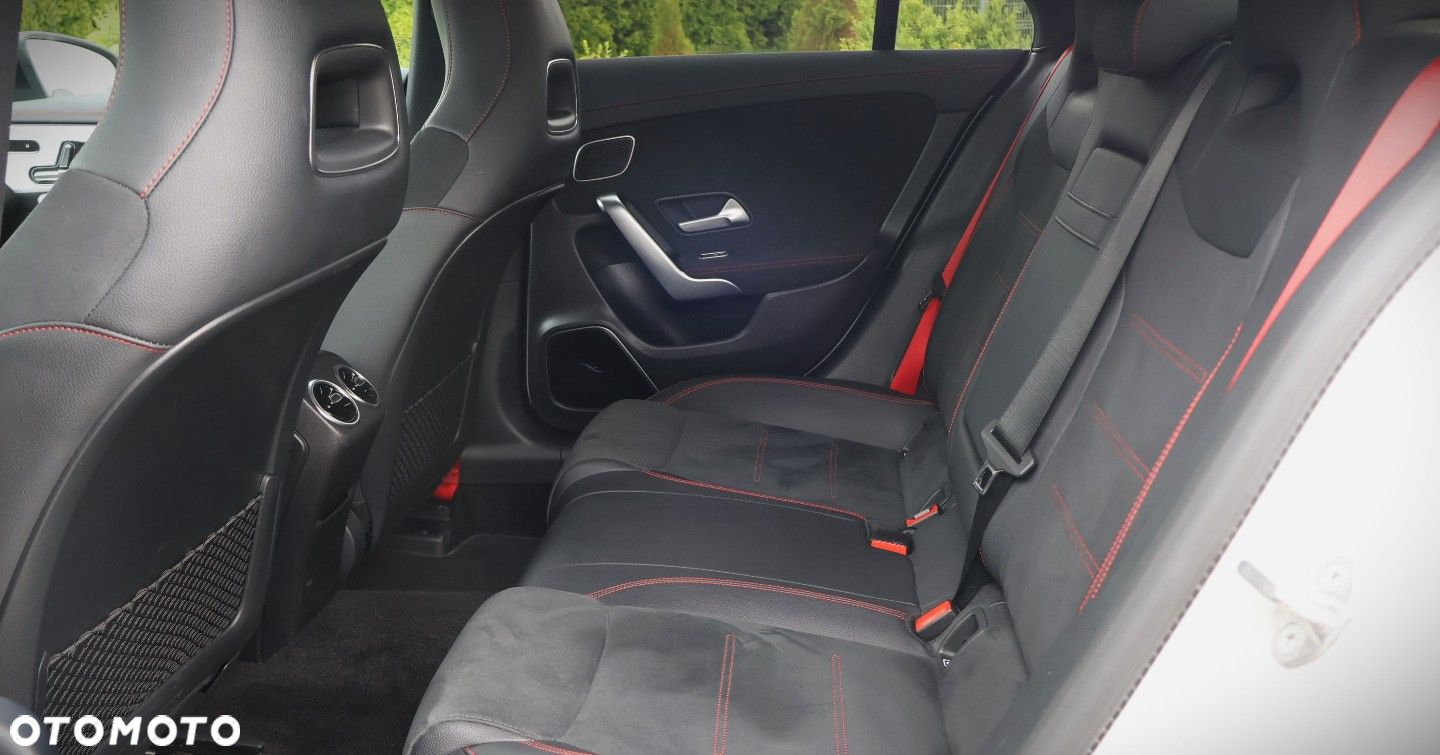 Mercedes-Benz CLA - 15